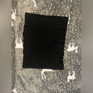 🎊 5/$25 🎊 Black smocked tube top